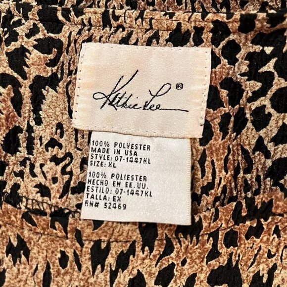 Kathie Lee. Size XL. Stretch Animal Print Pullover Top. USA. Textured. B89 - Picture 5 of 5